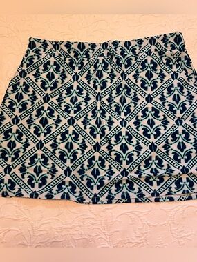 All for Color White and Teal Patterned Skort SZ XL